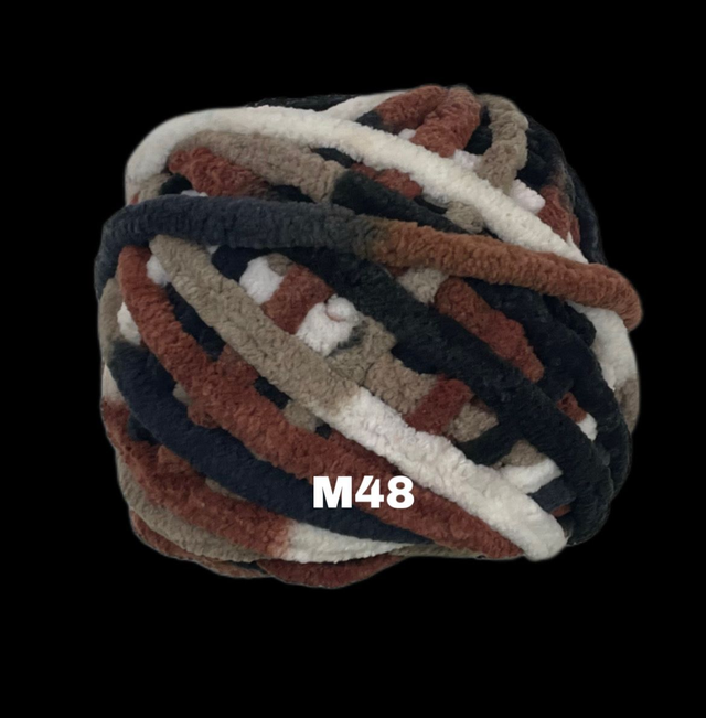 Chenille fluffy yarns 8 mm dik 45 grams