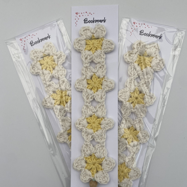 Daisy bookmark