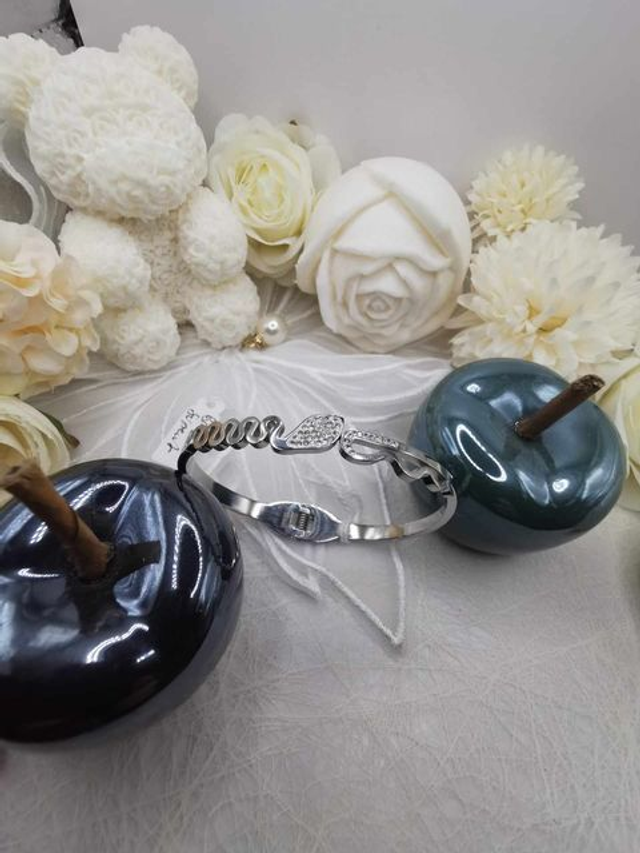 Bracelets Élégants en Acier Inoxydable et Zircon