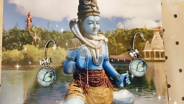 Boucles d&#039;oreilles pendant   cabochon  papillon blues