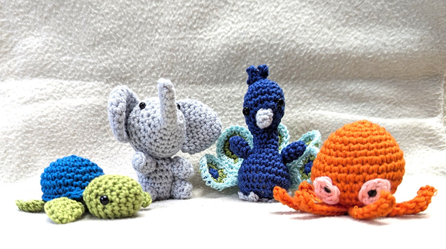 The Mini Amigurumi Animals Kit - elephant and octopus
