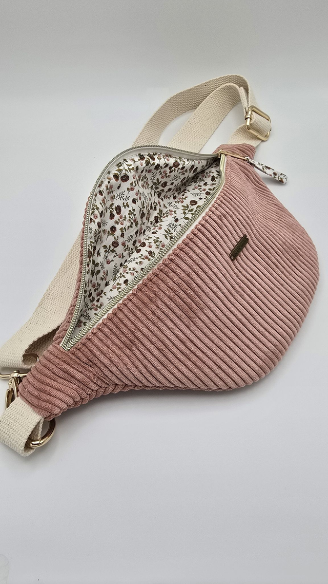 Petit sac banane en velours côtelé rose