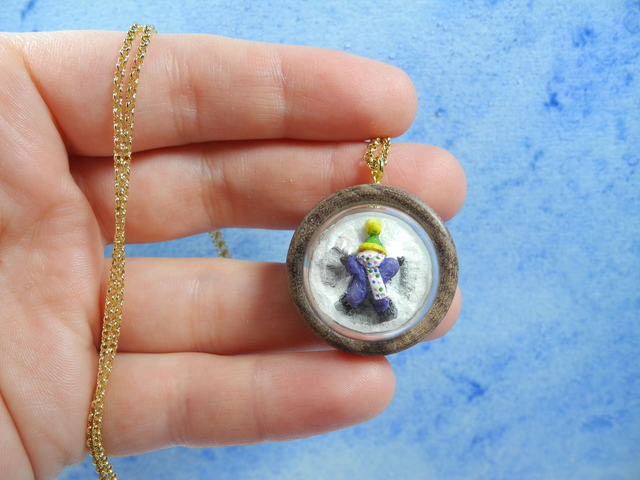 Snowangel Biosphere Pendant - Miniature Diorama - Miniature Jewelry - Winter Jewelry - Winter necklace - Snow jewelry - Miniature Snowglobe