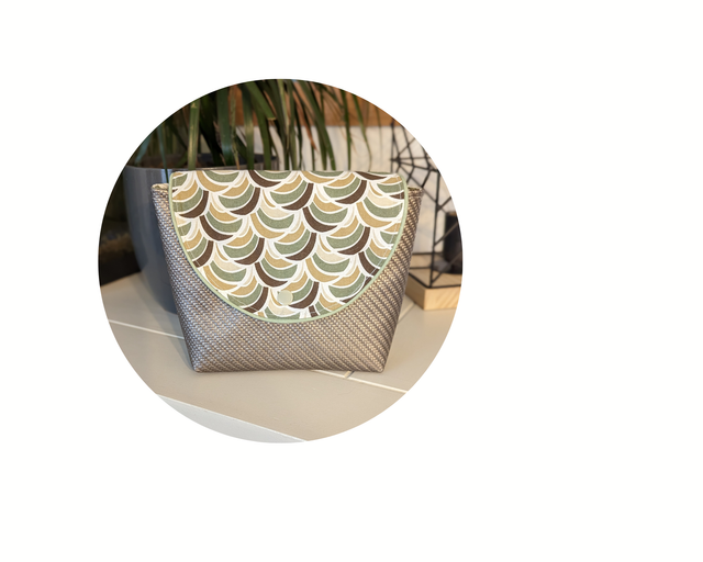 Trousse pression simili cuir grise verte