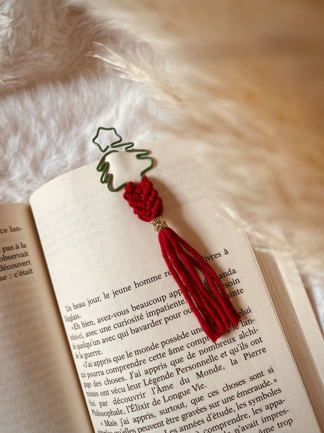 Marque-page en macramé sapin