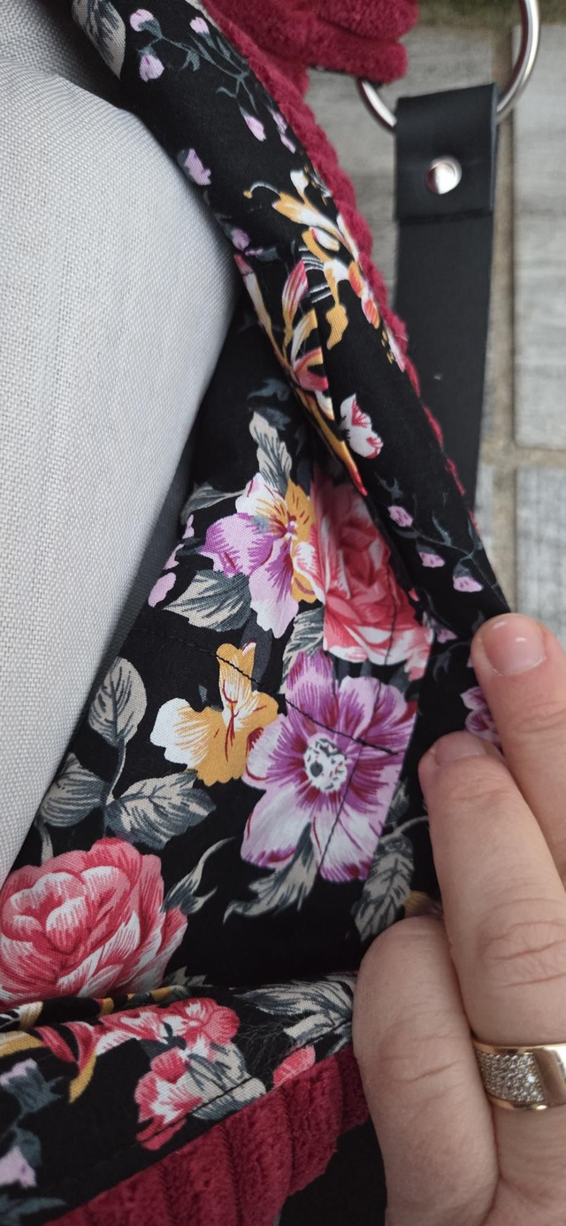 Sac à main porté épaule velours framboise