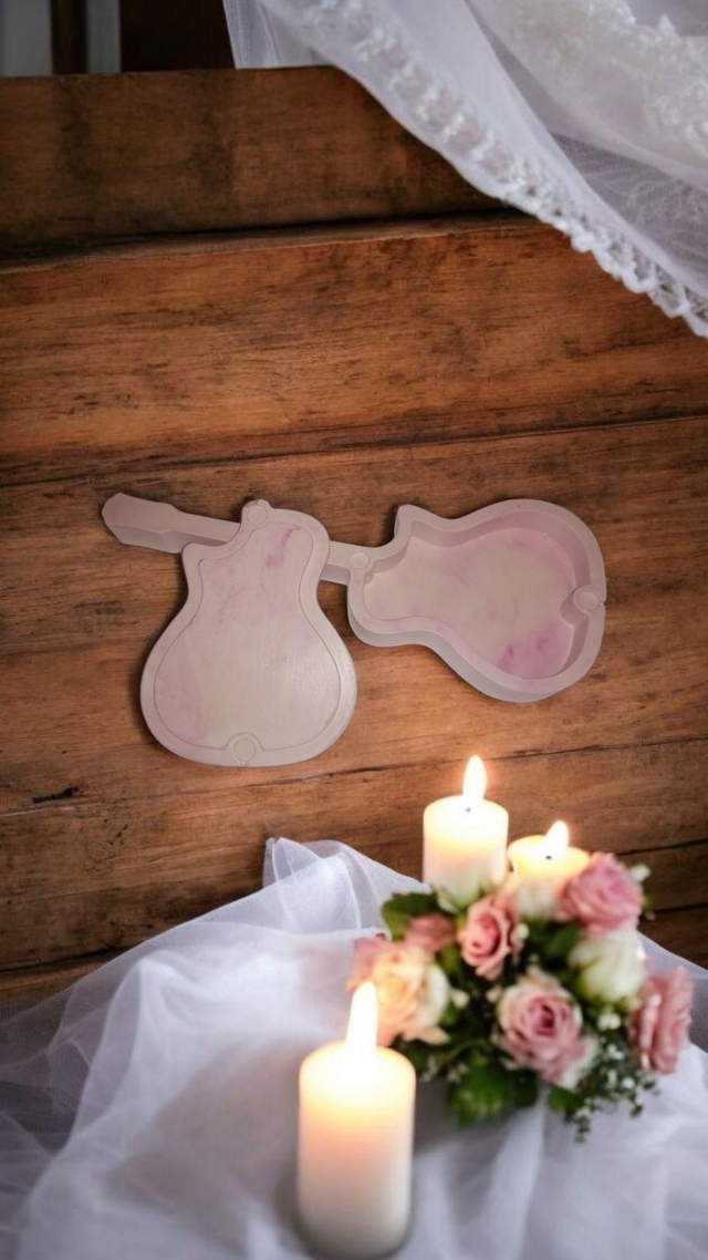 Boîte à bijoux en forme de guitare artisanale 