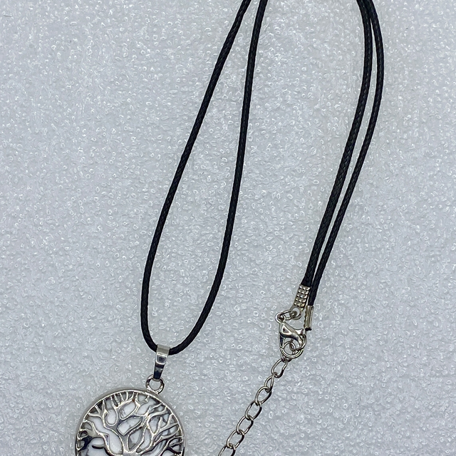 Pendentif Arbre de Vie en Howlite - Cordon PU