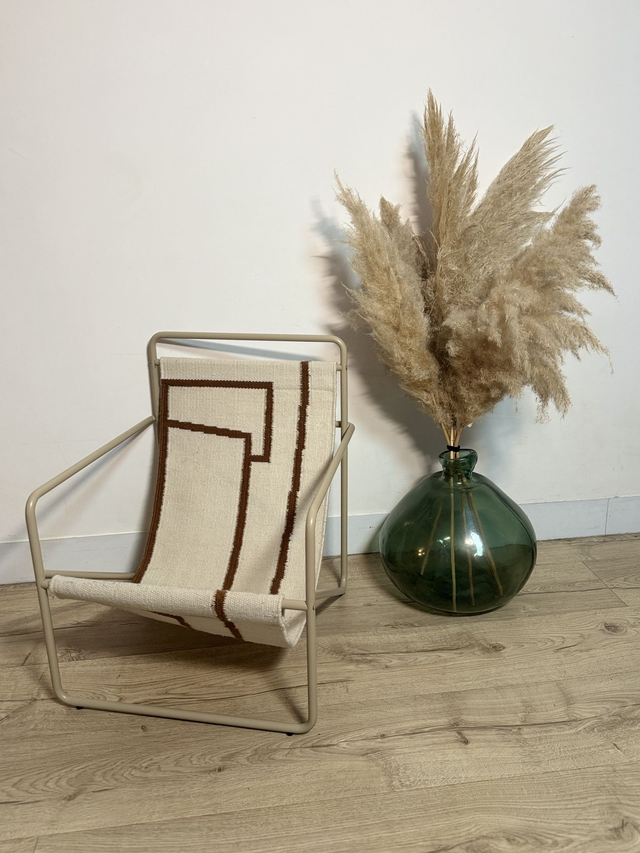 Chaise Desert Ferm Living - Prix neuf : 215 euros - Mode locker Mondial Relay : non disponible pour cet article.