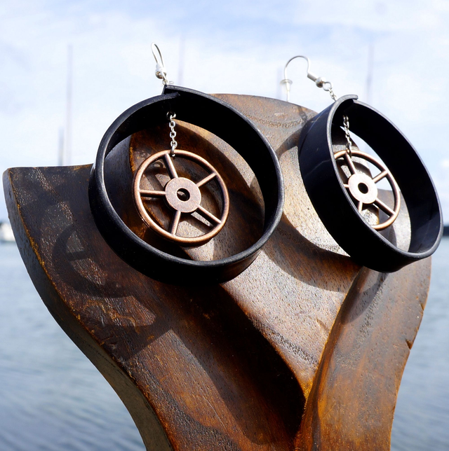 Les Créoles en vinyle formé avec engrenage - Plusieurs Modèles