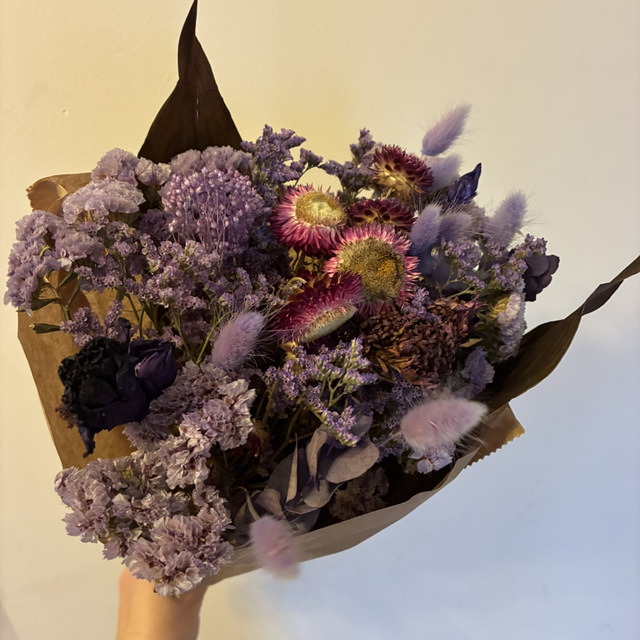 Lilac dried flower bunch 