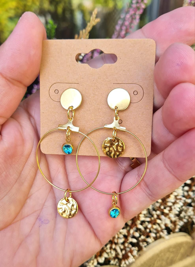 Boucles d'oreilles "Antipode" en acier inoxydable or + strass (coloris à choix)