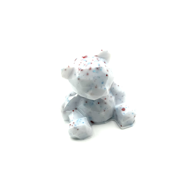 Ourson 3D blanc avec paillettes rouges et bleus