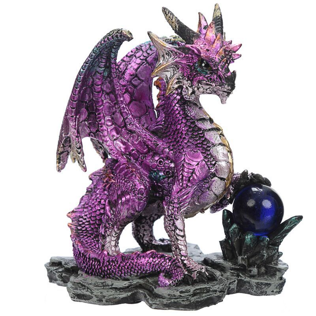 Dragon enchanteur avec boule de cristal mauve