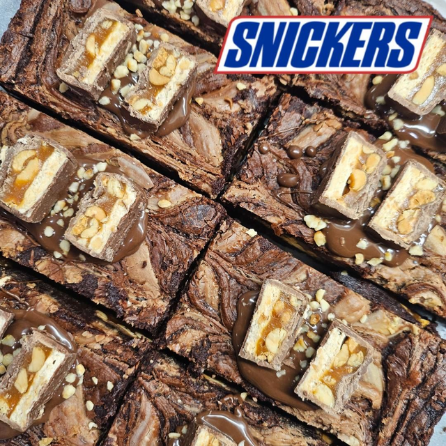 Snickers Brownie Slice