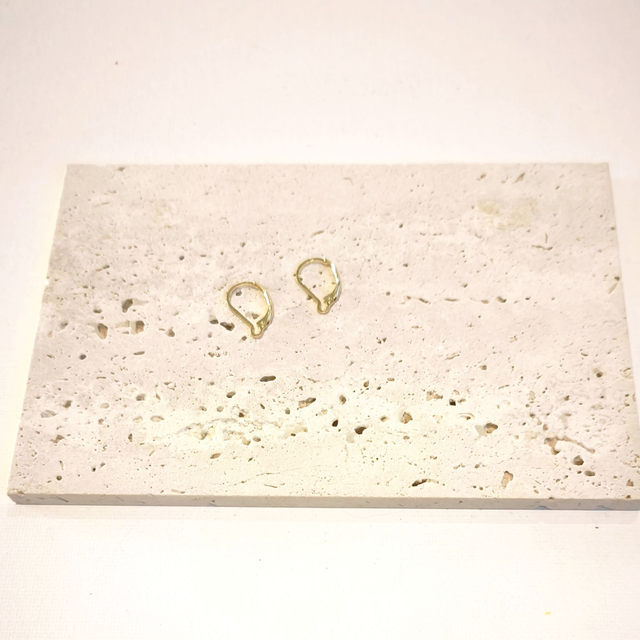 Boucles d’oreilles dorées 18K – Acier inox hypoallergénique – Personnalisables avec charm’s