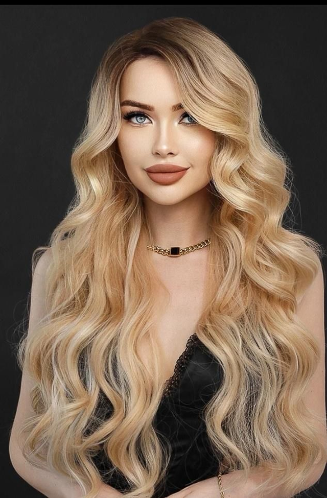 Perruque ondulée blonde 