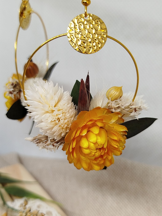 Créoles Lana en fleurs naturelles coloris jaune