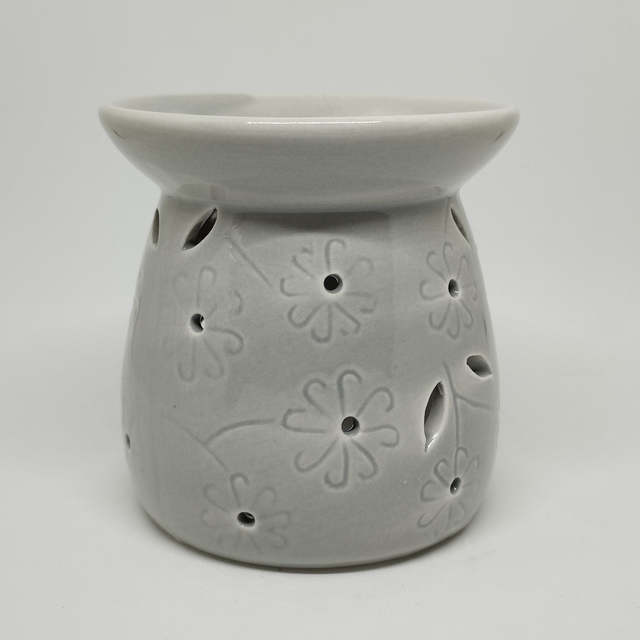 Fleur avec trous gris