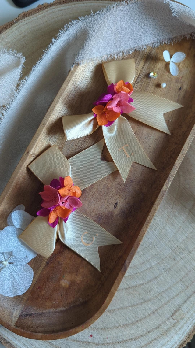 Noeud fleuri personnalisable - Peachy Pinky - Cadeau invité, mariage, EVJF, Baby Shower, Marraine