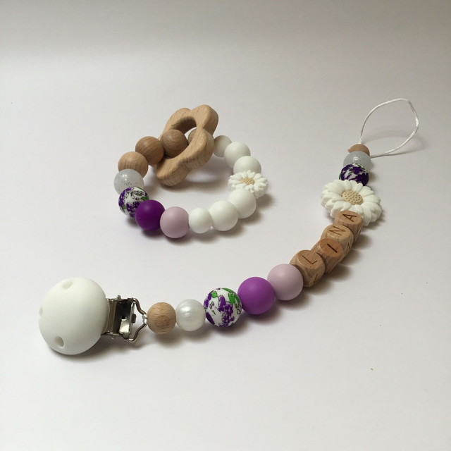 Lot attache tétine et jouet de dentition lilas 