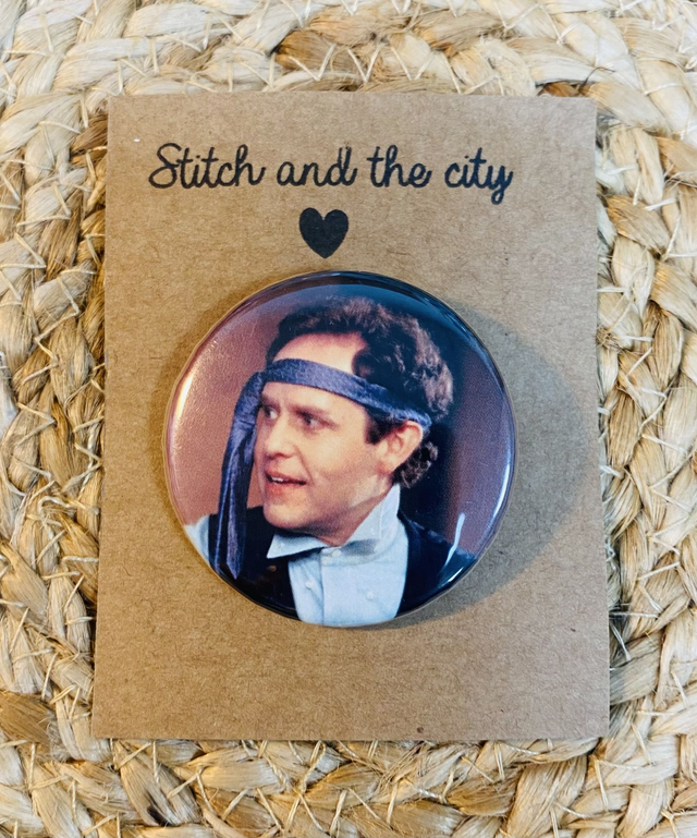 Badge John Cage (Ally Mc Beal)