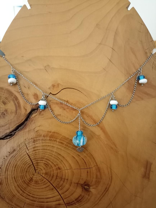 Collier médiéval en verre 