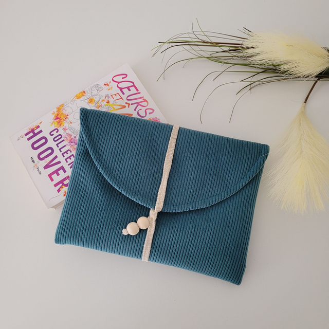 Pochette à livre Zoé velours bleu canard