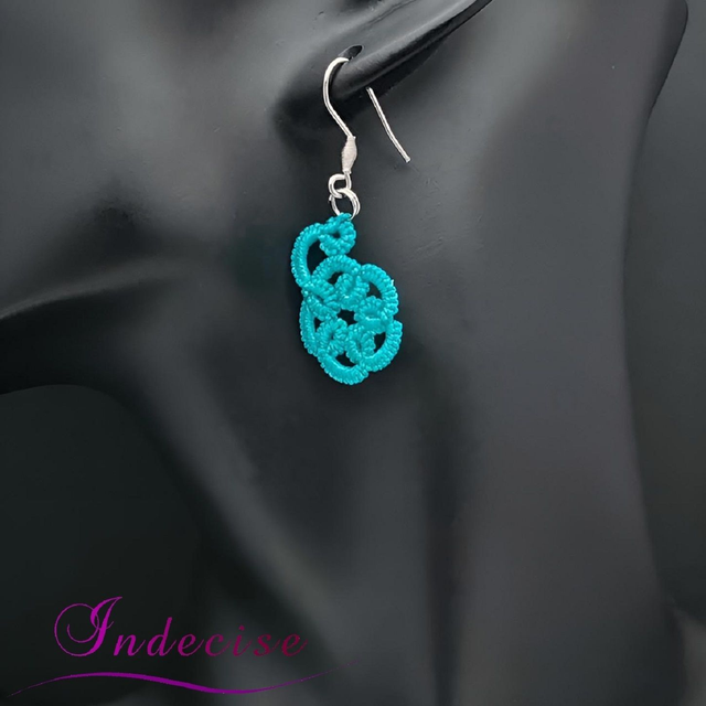 Boucles d'oreilles fleur bleu turquoise, crochets en acier 316L - Créations Indecise