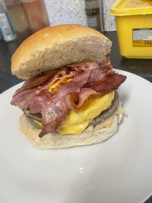 Double Bacon Cheeseburger 