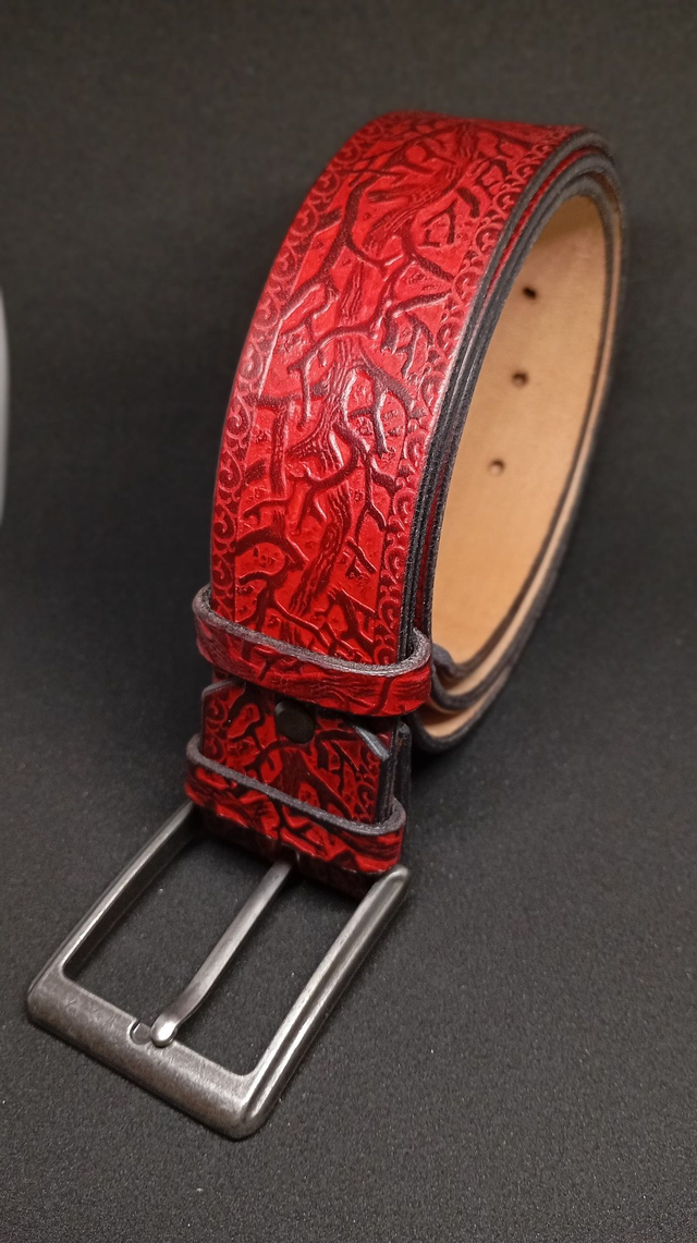 Ceinture 40 mm rouge et noire motif arbre