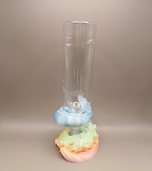 Tentacle wine bottle holder