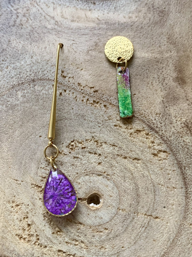 Pièces uniques : boucles d'oreilles émail et fleurs séchées