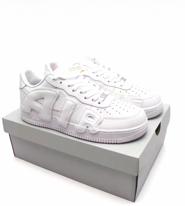 Nike Air Force 1 (Vendu sans la boîte )