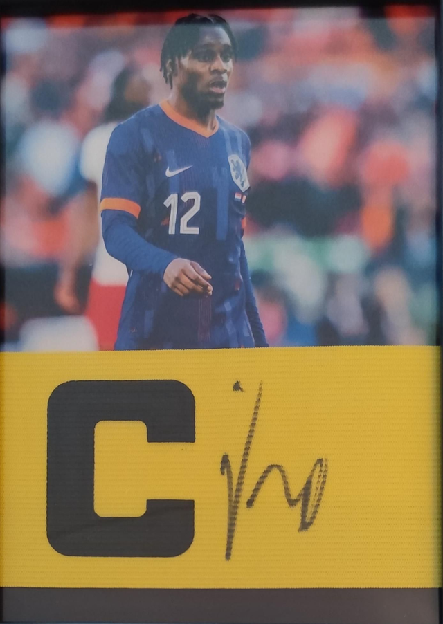 Gesigneerde Aanvoerdersband – Jeremie Frimpong

