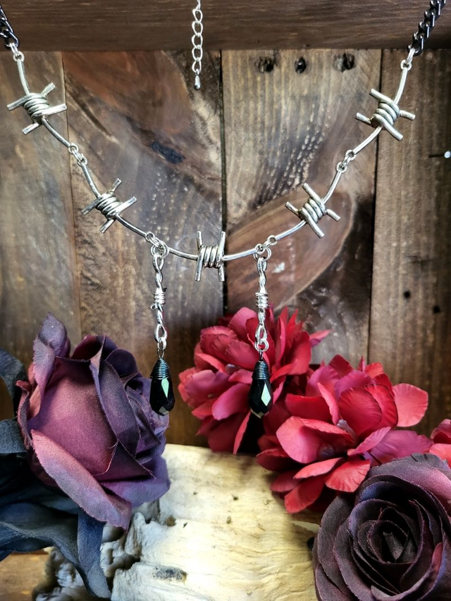 Collier &quot;Lacrimae&quot;