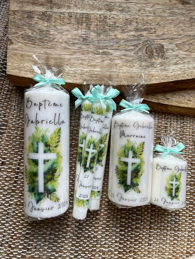 Bougie baptême personnalisée avec feuillage croix