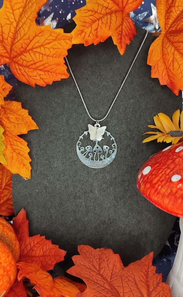 Pendentif Champignons &amp; Papillon 