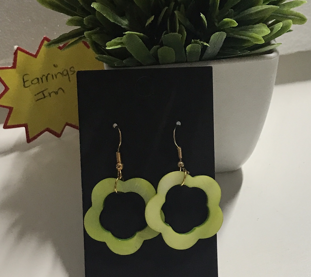 Green Dangling Earrings - GDE92