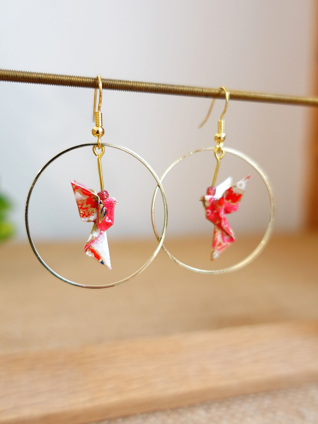 Oiseaux, Colombe en Origami / Crochets plaqué or 14K / Papier japonais washi / Rose, Or / Créole, Anneaux / Boucles d'oreilles / Bijou origami /