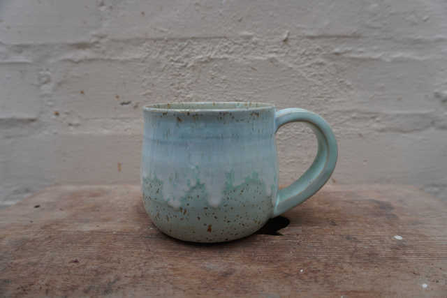 Mintgrønt krus med hvide løbere #006