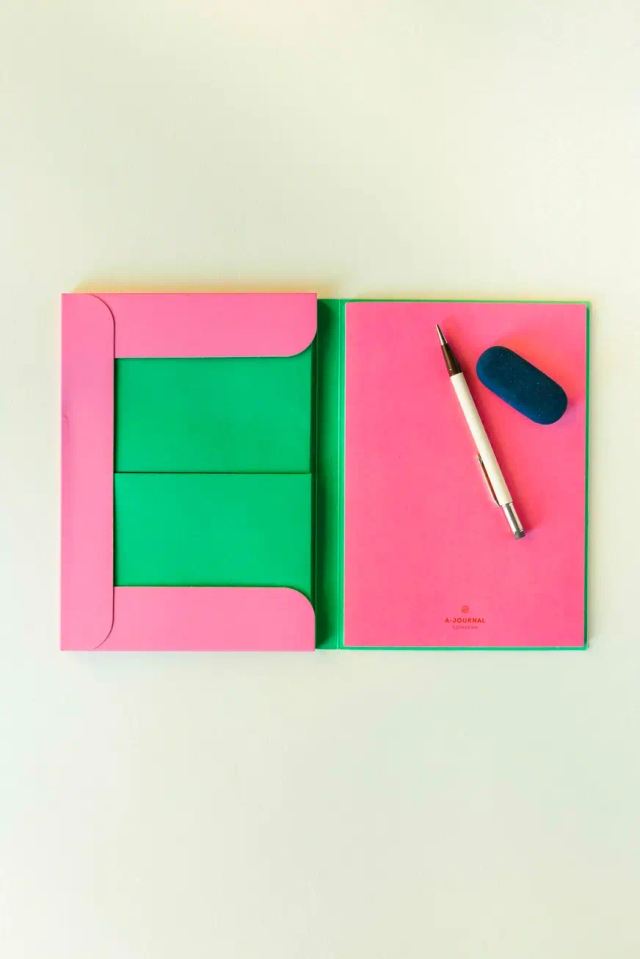 Schrijfpapier - A Journal