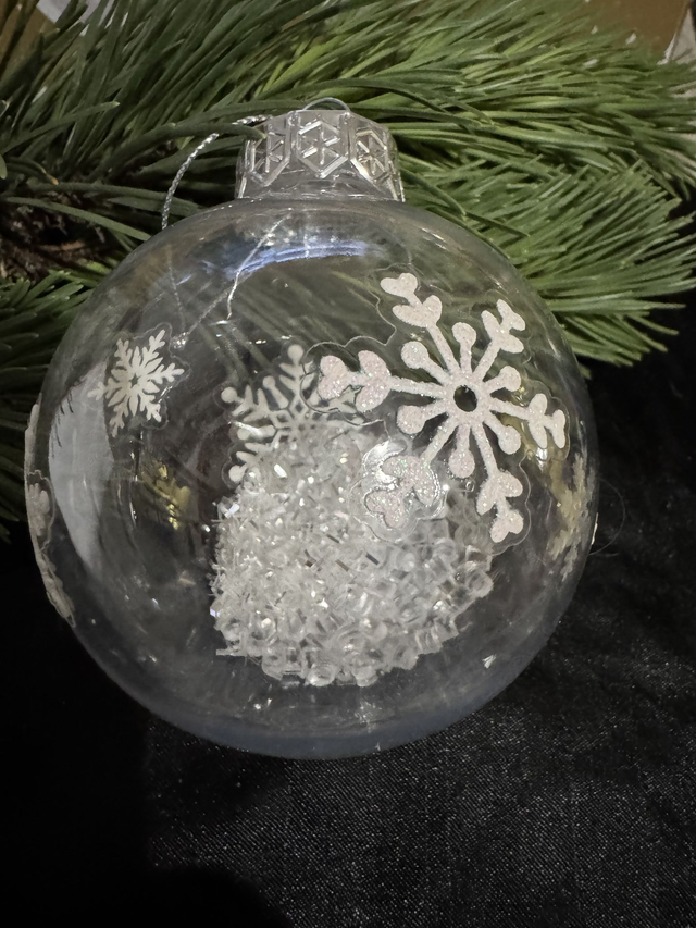 Snowflake Bauble Filled with Snow