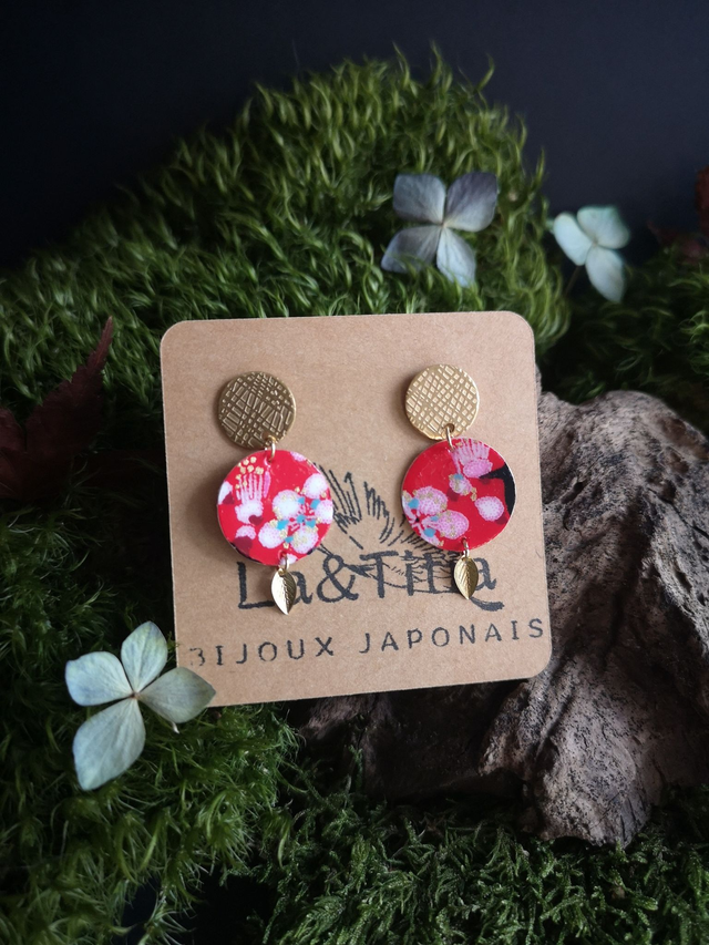 Boucles d'oreilles - puces - papier washi - fleurs de prunier - feuille - laiton - La&Titia