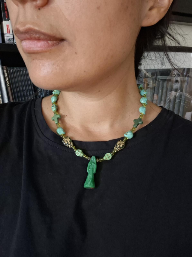 Petit collier Santa Muerte vert