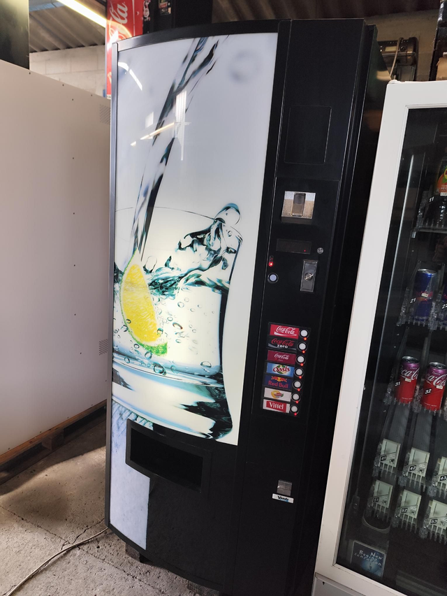 Distributeur de boissons fraîches Vendo 