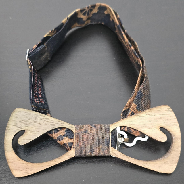 Noeud papillon moustache