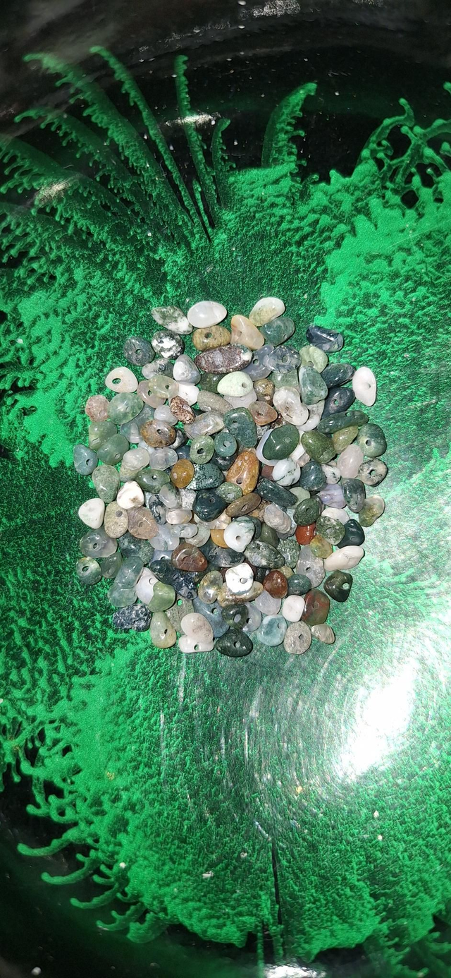 Irregular grass agate