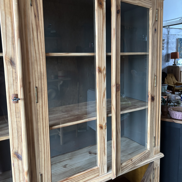 1. Vitrine 2 corps en sapin