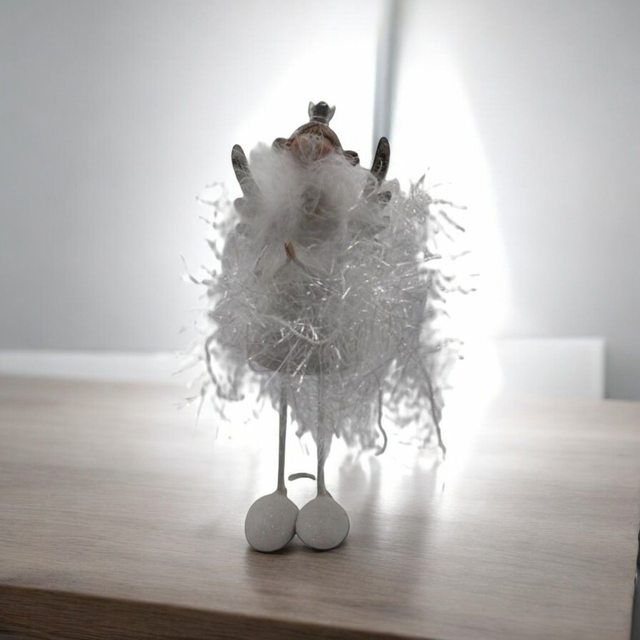 Dekoartikel stehender Engel